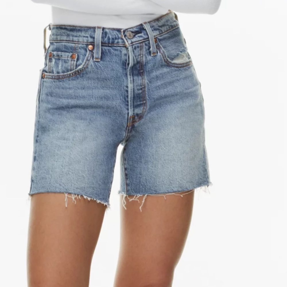LEVI 501 mid thigh shorts - size 25